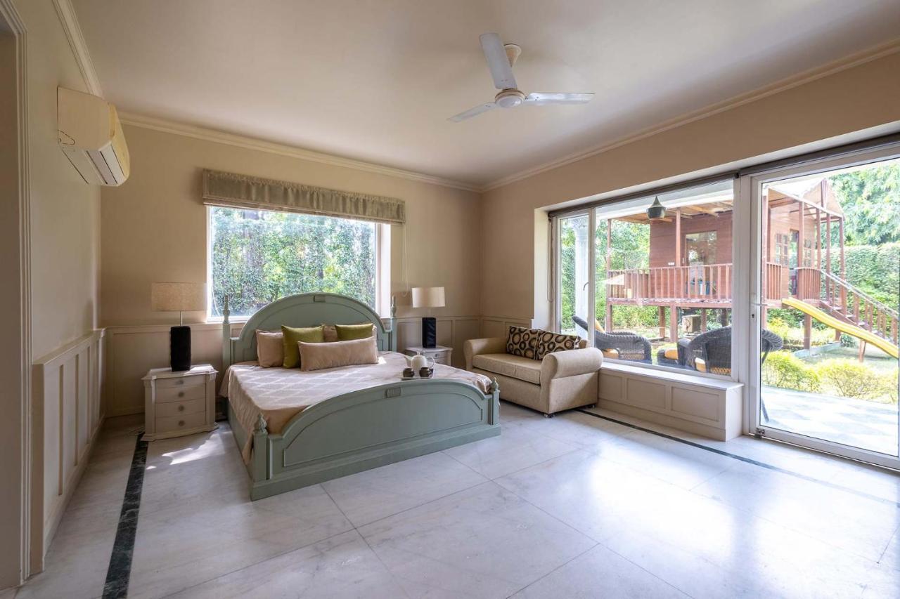 Stayvista At The Banyan Abode With Pool Table, Pet Friendly & Outdoor Pool Manesar Exteriör bild