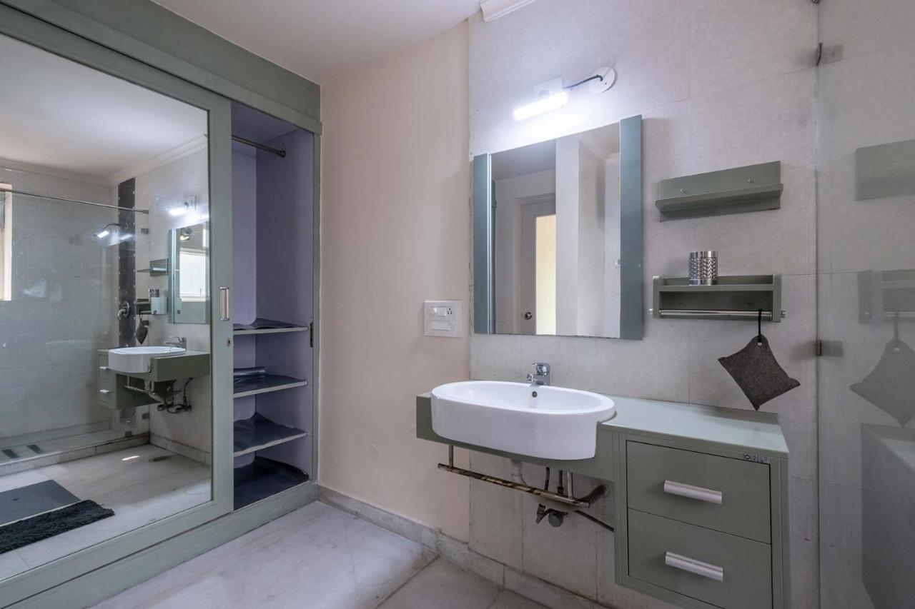 Stayvista At The Banyan Abode With Pool Table, Pet Friendly & Outdoor Pool Manesar Exteriör bild