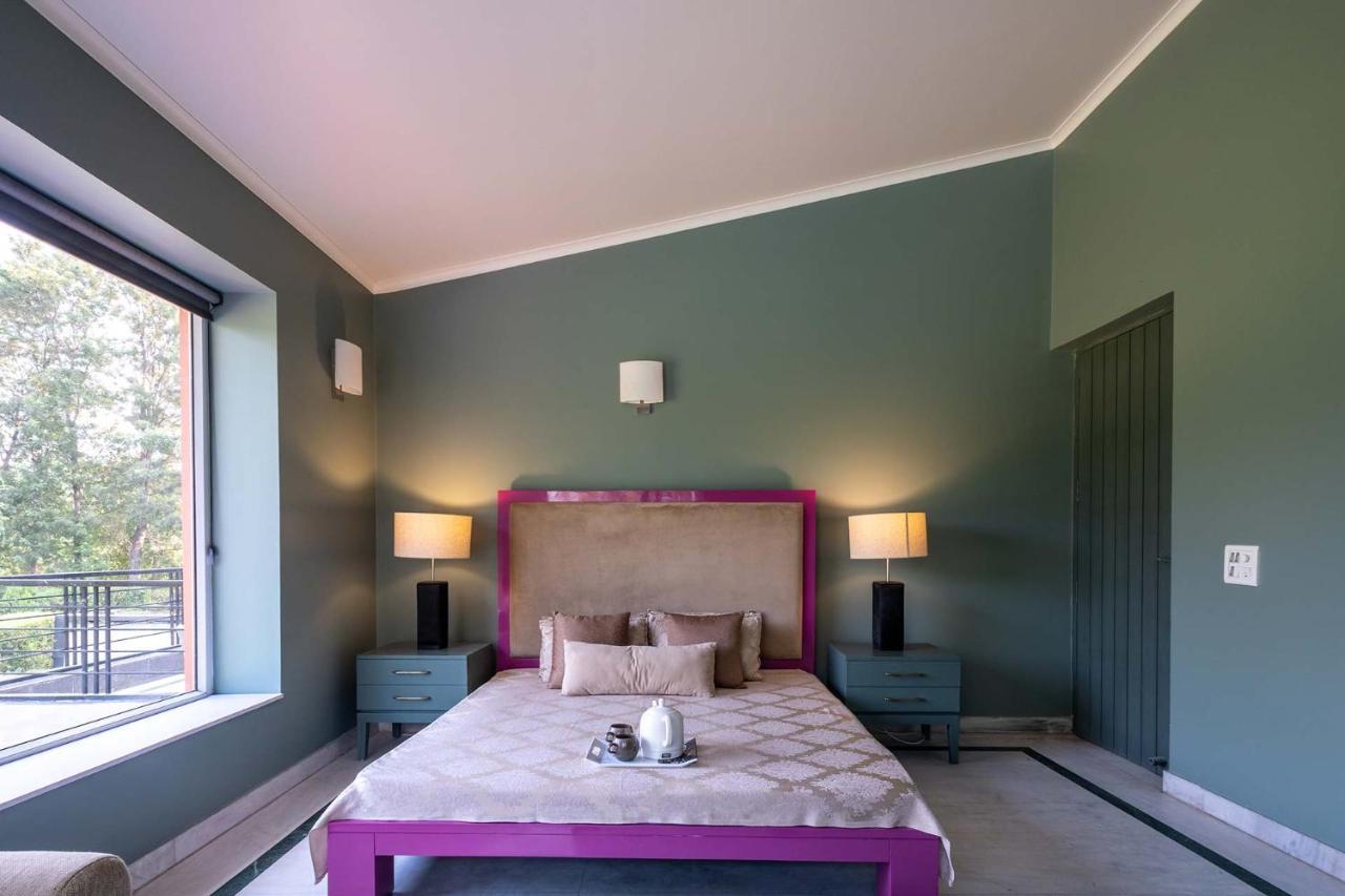 Stayvista At The Banyan Abode With Pool Table, Pet Friendly & Outdoor Pool Manesar Exteriör bild