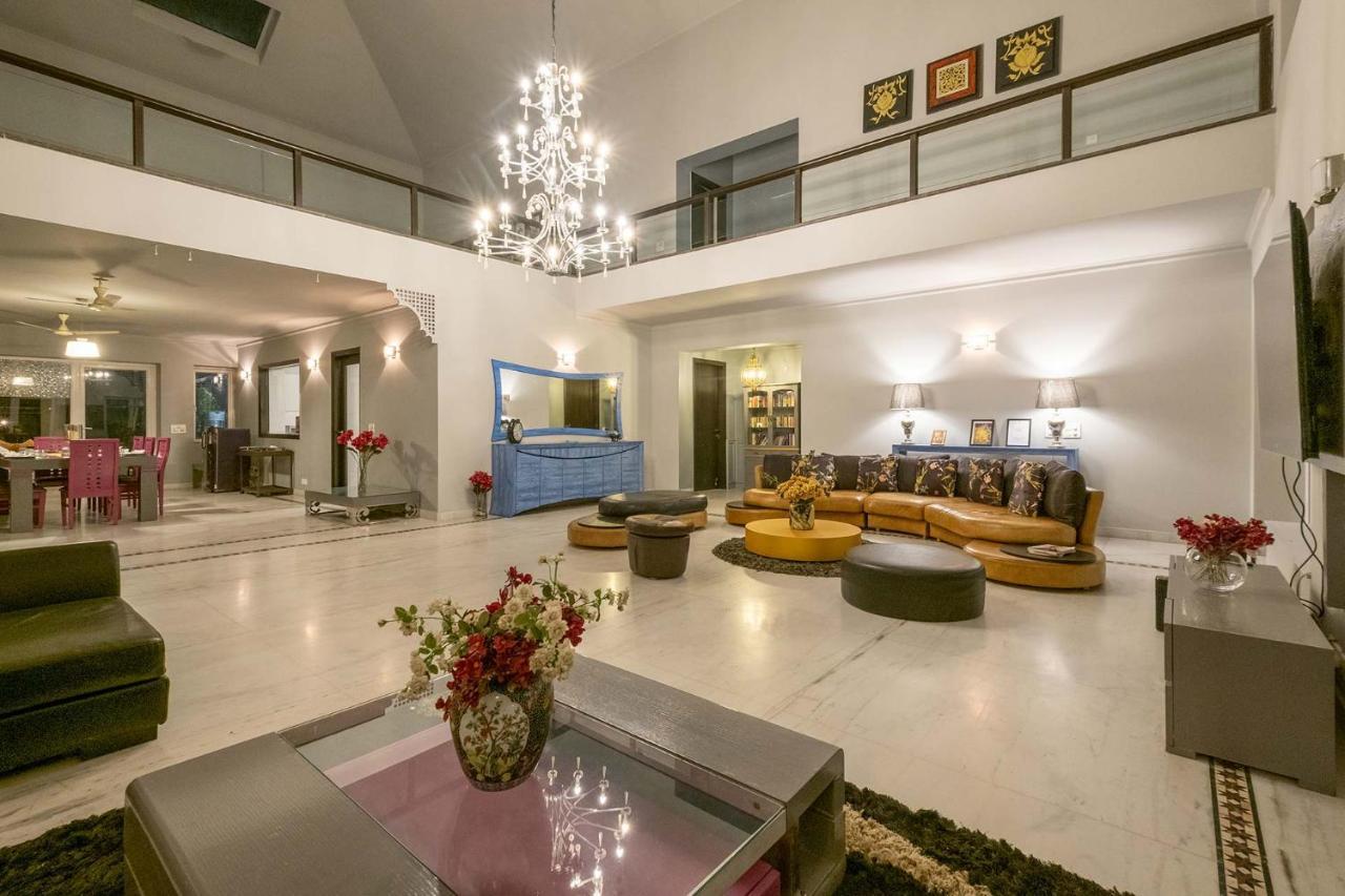 Stayvista At The Banyan Abode With Pool Table, Pet Friendly & Outdoor Pool Manesar Exteriör bild