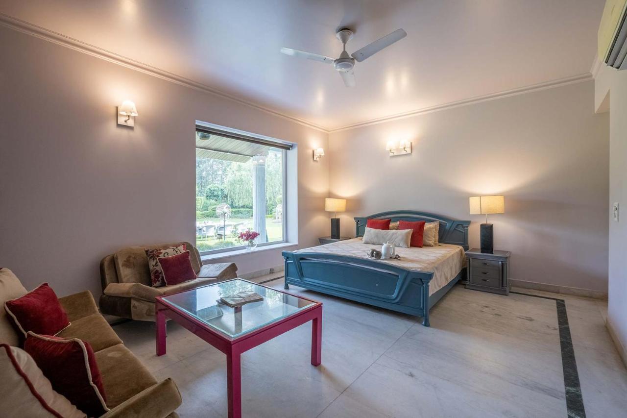 Stayvista At The Banyan Abode With Pool Table, Pet Friendly & Outdoor Pool Manesar Exteriör bild