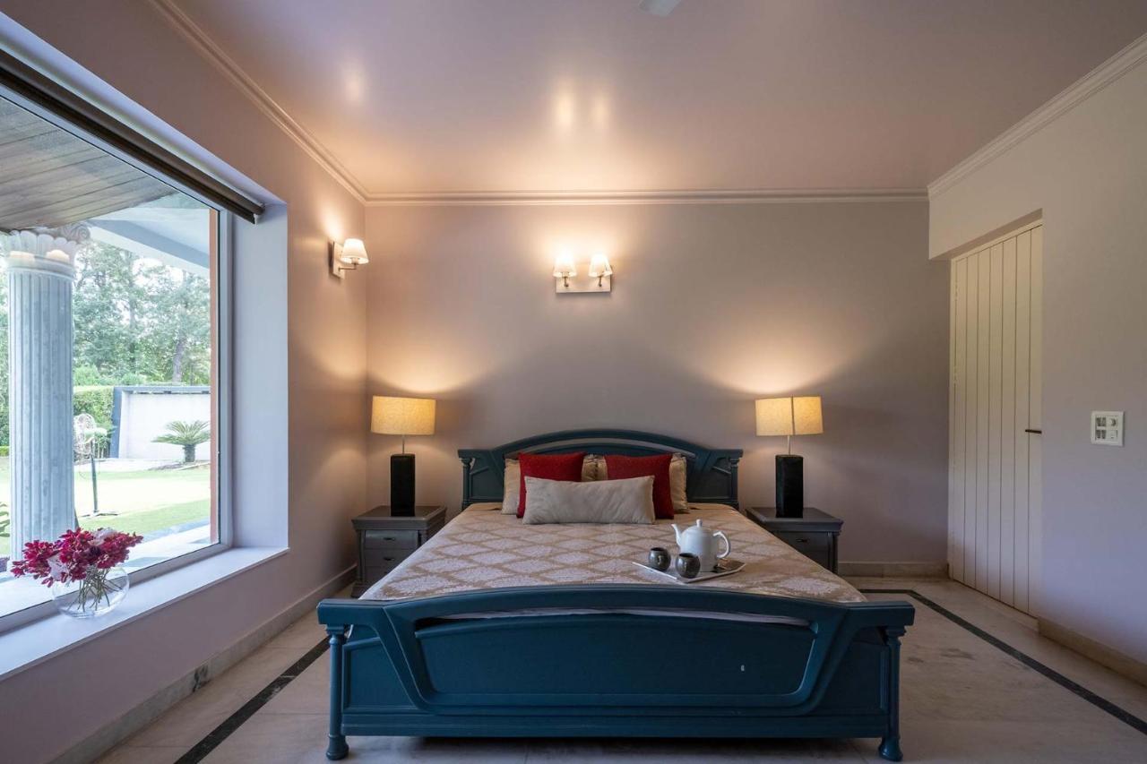 Stayvista At The Banyan Abode With Pool Table, Pet Friendly & Outdoor Pool Manesar Exteriör bild
